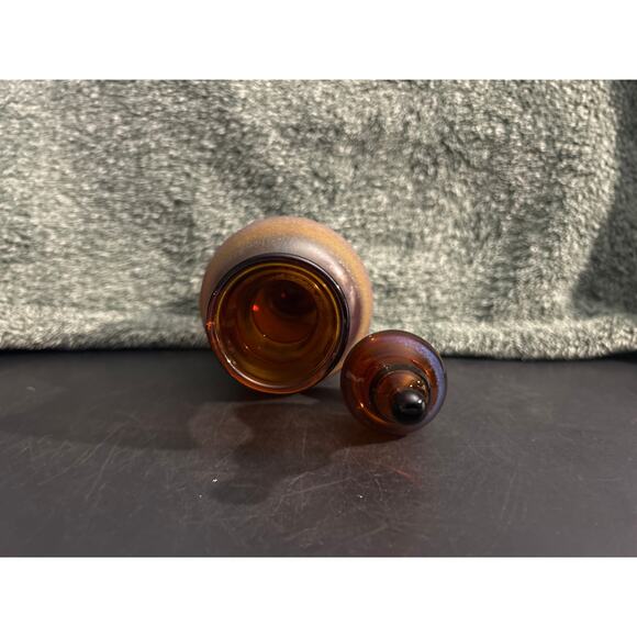 Stunning Glass Bottle with Shell Stopper Beachy Beautifulness - Picture 12 of 16